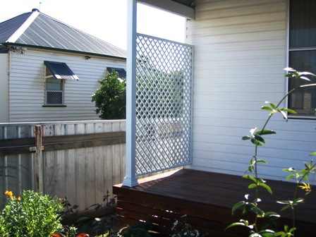Lattice fencing for patio - Privacy screens & electric gate installations Newcastle, NSW